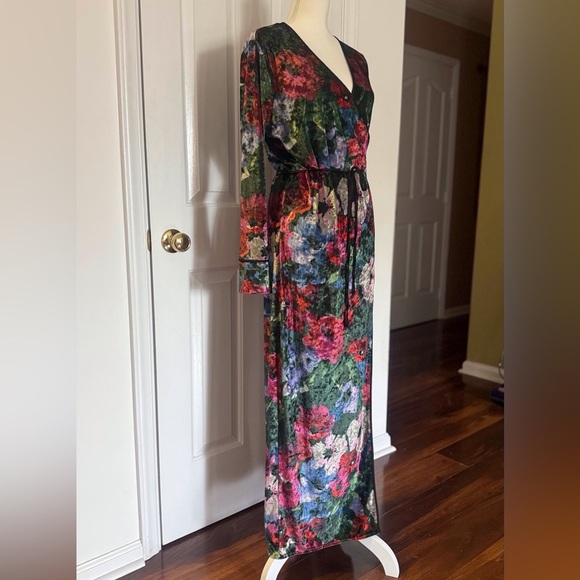 “ZARA” Floral Velvet Wrap Kimono Dress - Picture 10 of 16